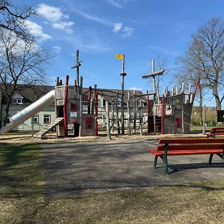 Gemuetlicher In Canow Mit Terrasse, Hof Und Seenaehe